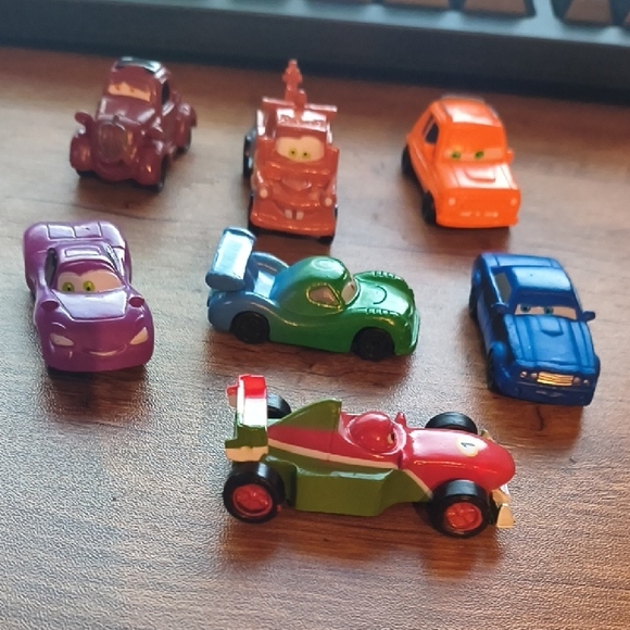 Disney Pixar Cars Micro Figurine Set - 7 Pieces - Stationary Collection - Picture 2 of 9